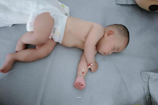 吕梁没满月的宝宝
